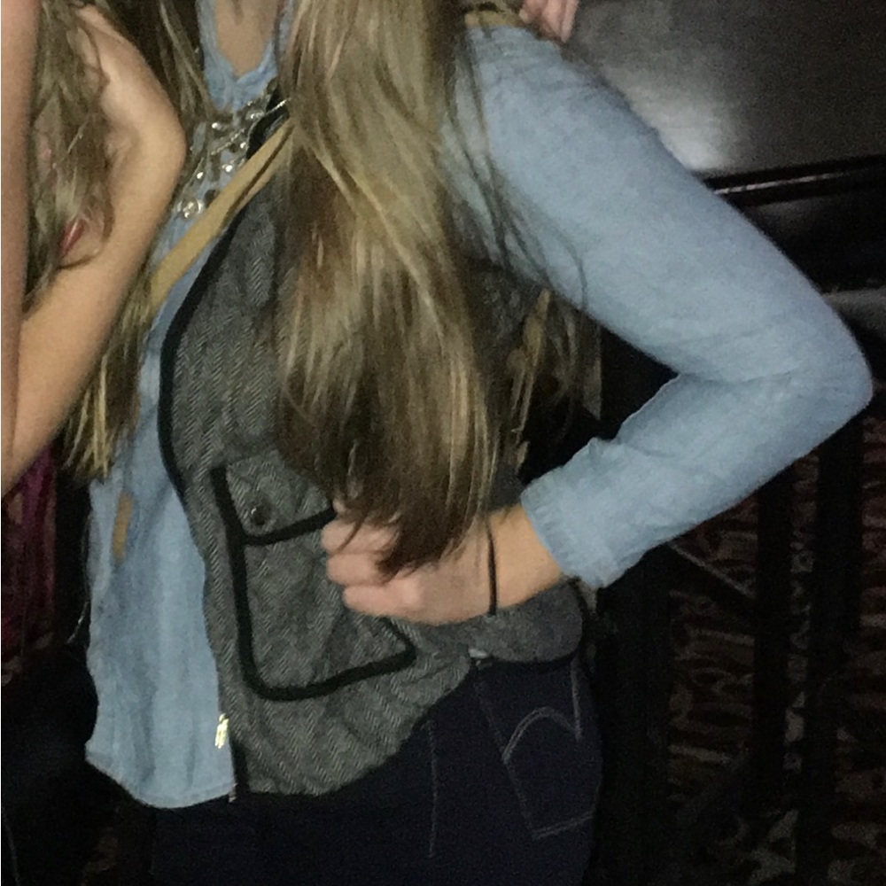 GAP Denim button down - Picture 2 of 5